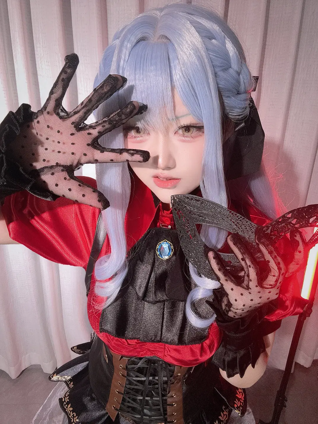 丰川祥子cos, 哥特风, 二次元cosplay, 红黑穿搭, bangdream mujica