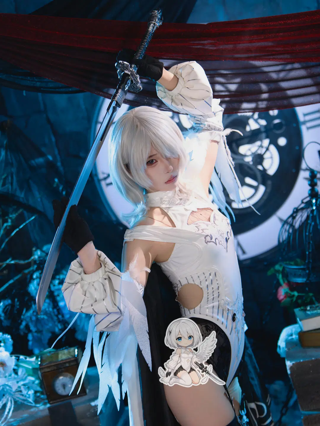 [10H cosplay] White Feather Beneath the Clock Tower: Stillness and Sharpness in the Cold Light of the Black Cathedral by 萌萌的亚古兽HANS - Image 3