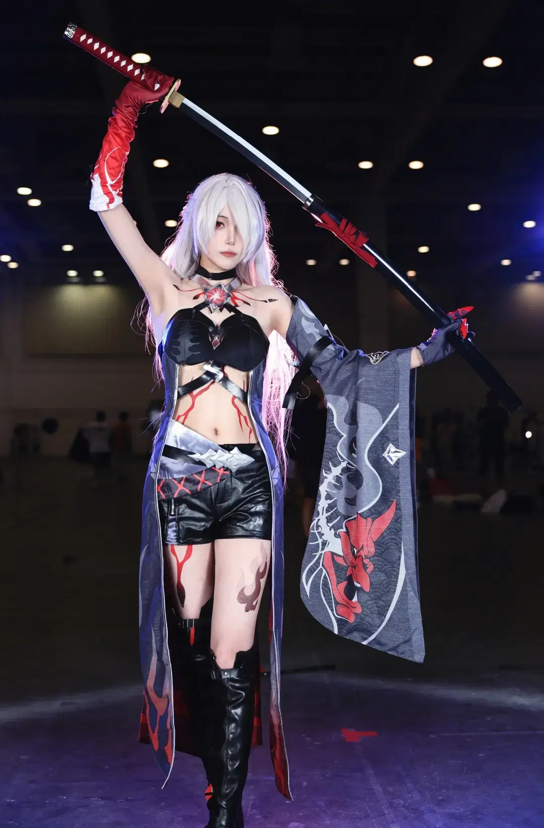 【黄泉cos】崩坏星穹铁道漫展场照，拔刀瞬间的压迫感拉满