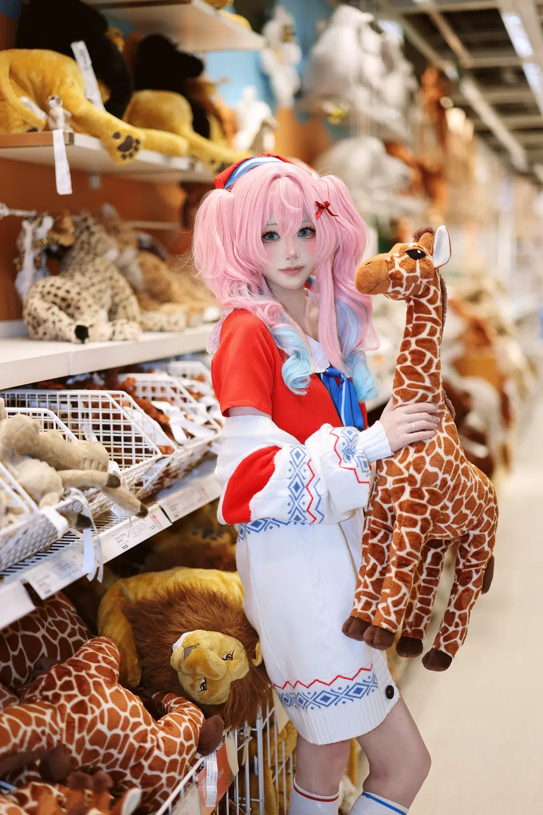 [Hyacinthia cosplay] Hyacinthia in Honkai: Star Rail, the Sweet & Cool Maiden in Red and White by 悲伤的肥牛卷 - Image 4