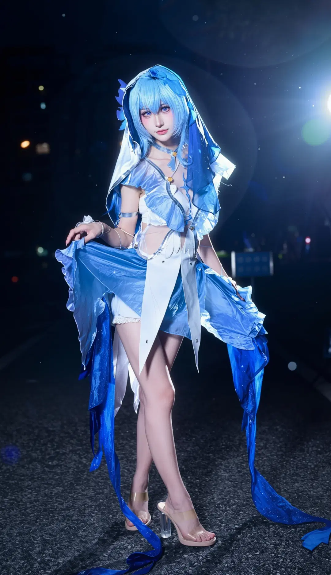 [The Shorekeeper cosplay] Wuthering Waves: Blue and White Skirt Hem and Streamers in the Night