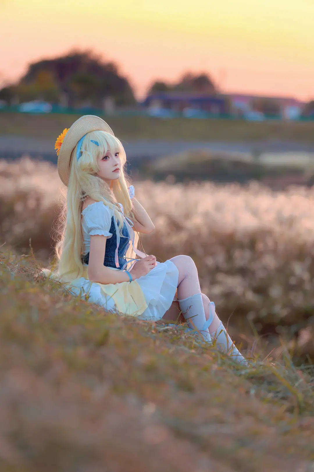 菲比cos, 鸣潮, cosplay, 白丝, 外景摄影