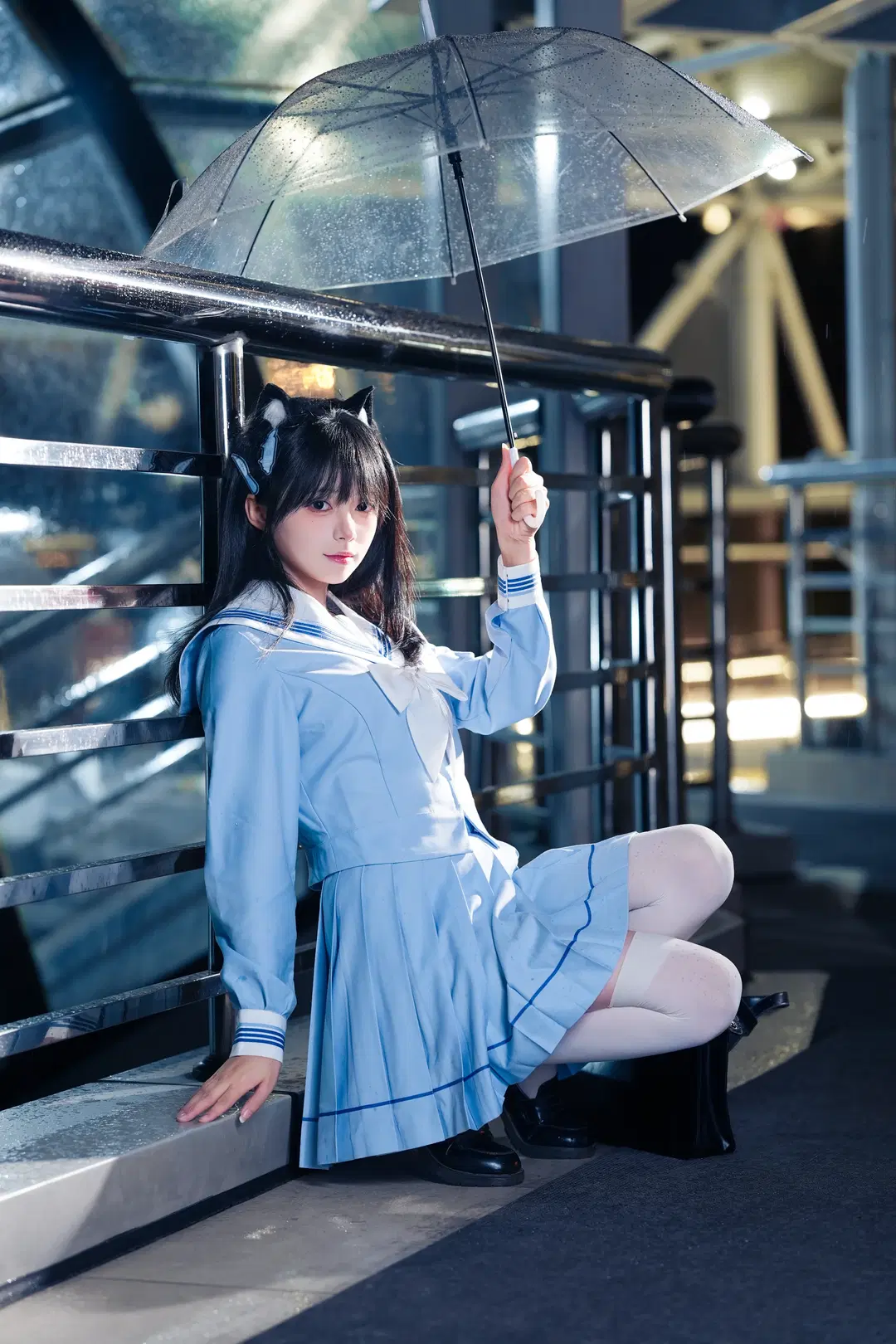 【セーラー服JK】雨夜の猫耳クリア傘の下に佇む白ニーソ - 猫活150 - 6枚目