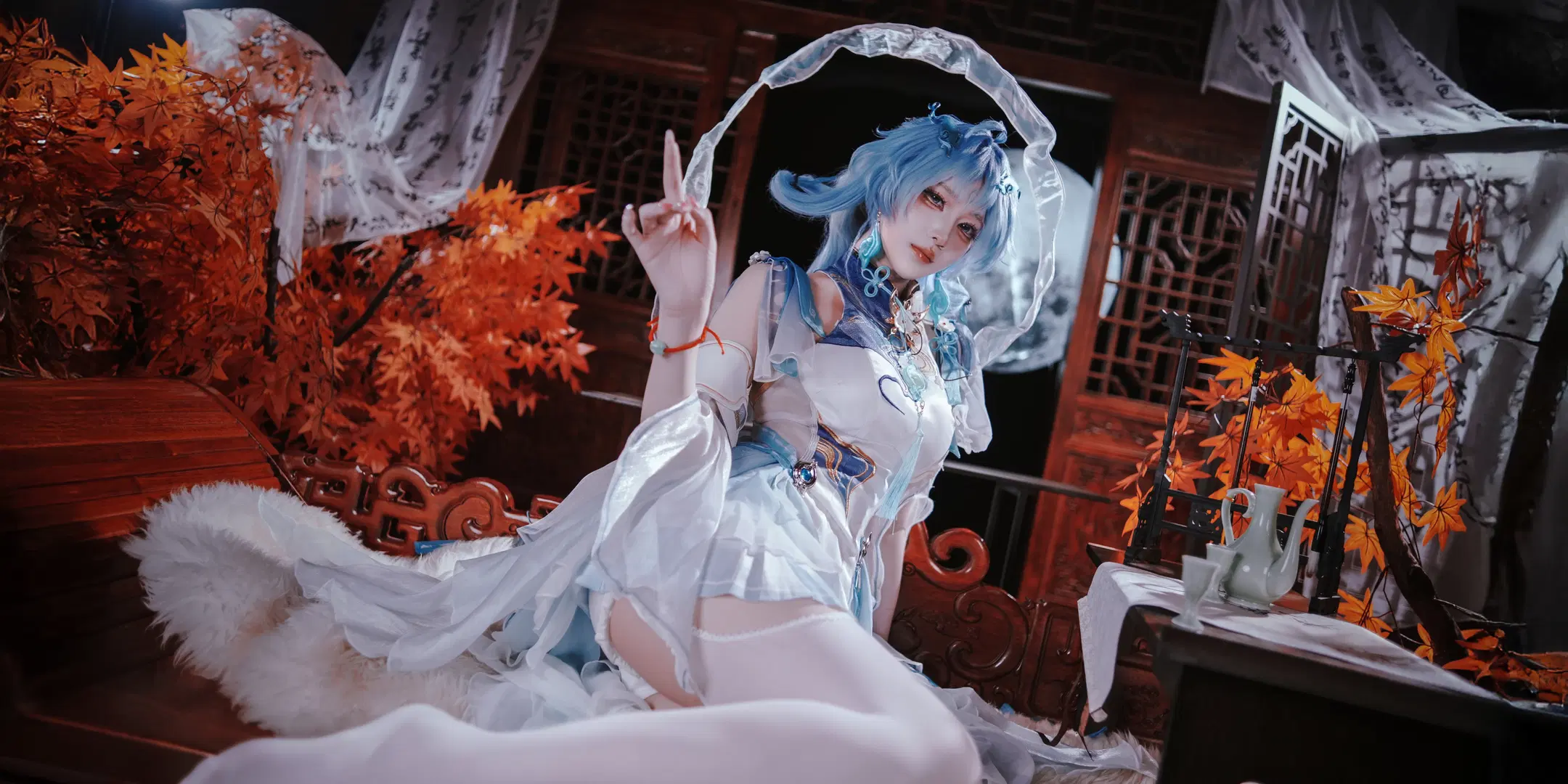【清宵コスプレ】『鳴潮』中国風の赤紅の紅葉に佇むクールな少女 - 鱼遇雨欲与雨语 - 3枚目