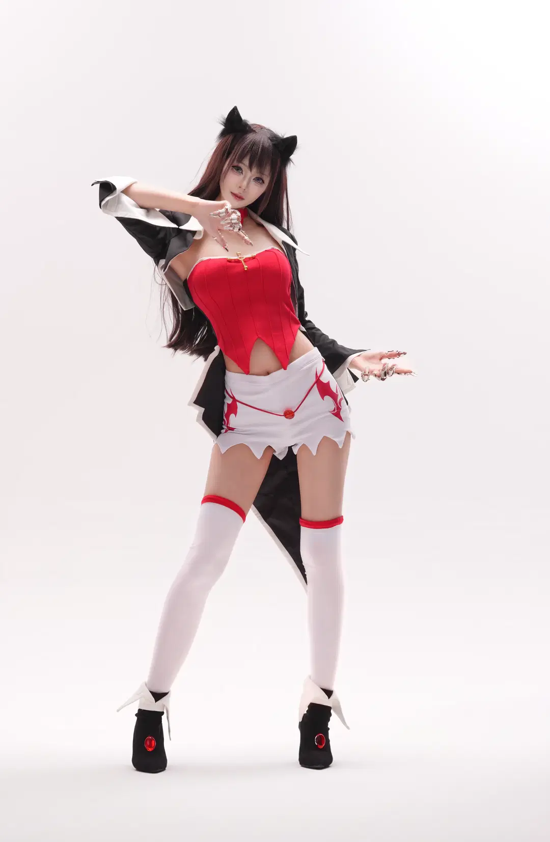 [Zhu Zhuqing cosplay] Claws and Silhouette of the Hell Civet from Soul Land by 黎 - Image 4