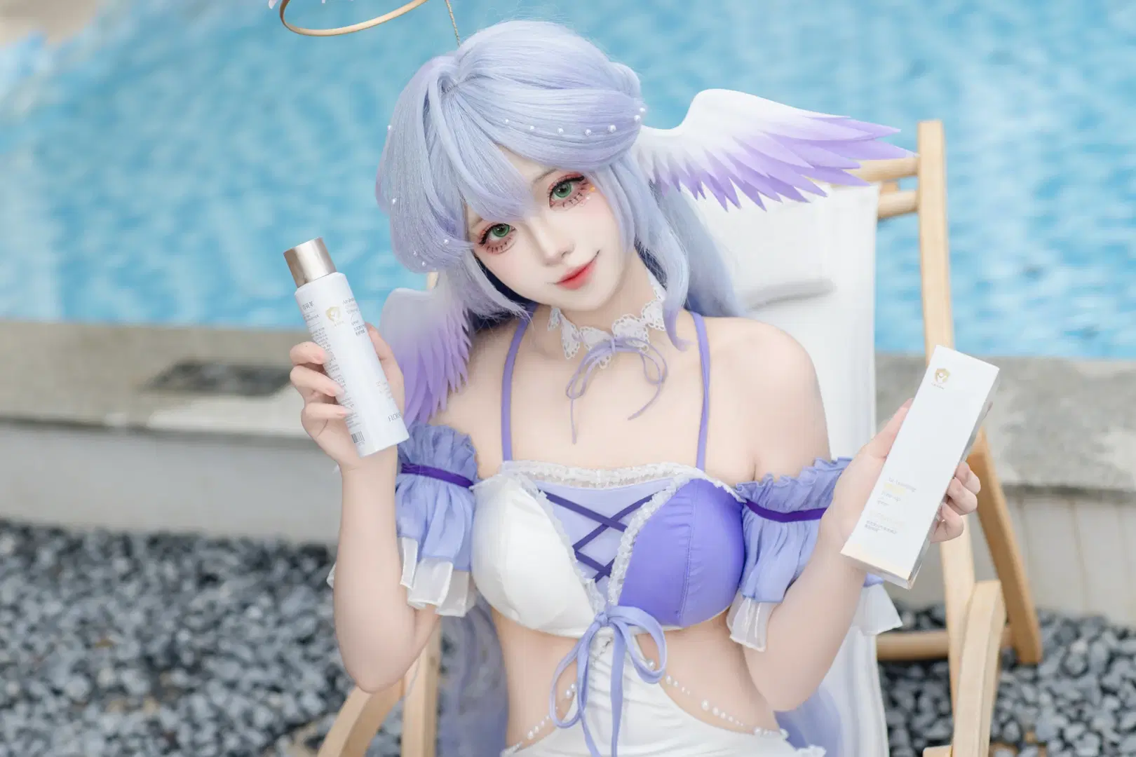 Robin cosplay: Poolside Summer location shoot capturing soft jade-radiant skin by 是一只小鱼北 - Image 3