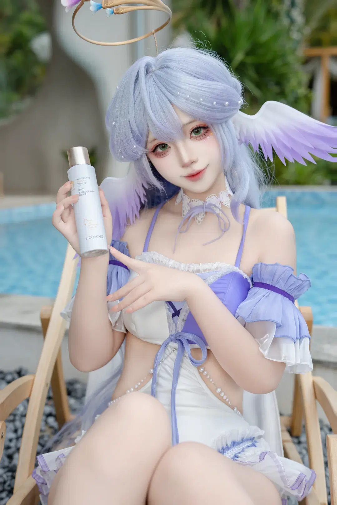 Robin cosplay: Poolside Summer location shoot capturing soft jade-radiant skin by 是一只小鱼北 - Image 4