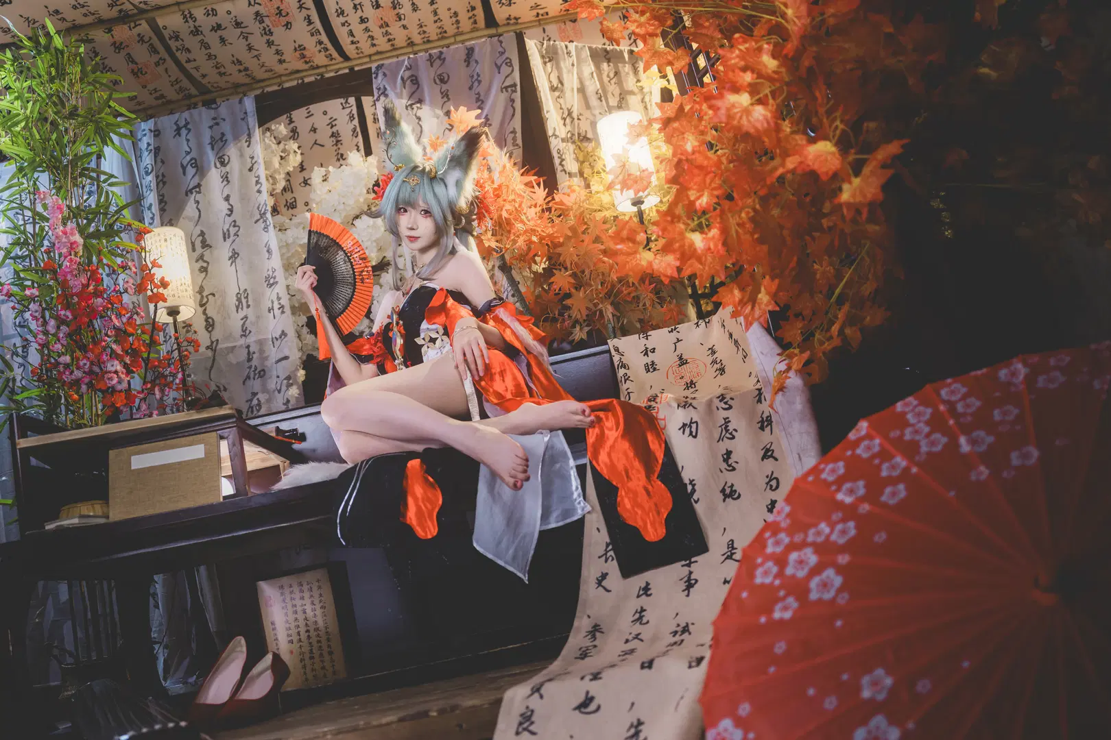 [Phrolova cosplay] Wuthering Waves Hsin: Exquisite Chess Moves in a Crimson Maple Courtyard by Takyi柒月 - Image 2
