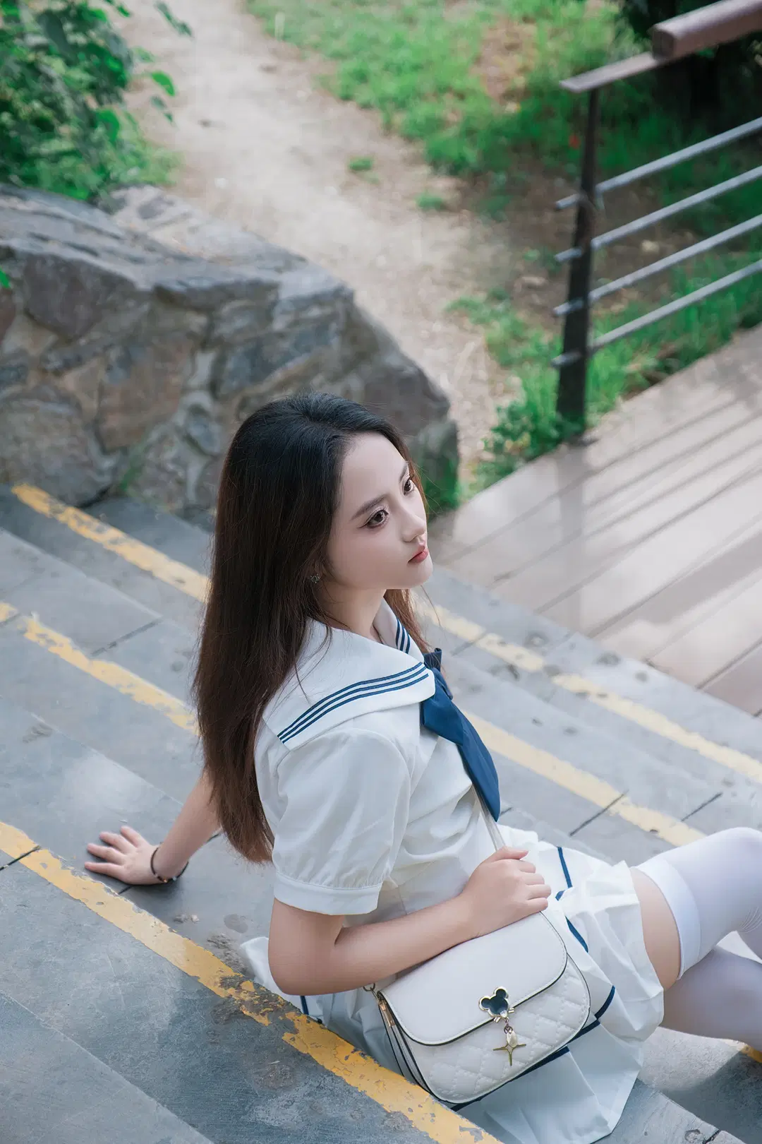 霧水連天裡的JK制服少女寫真 - Schmidt_R2_Schilling - 第2張