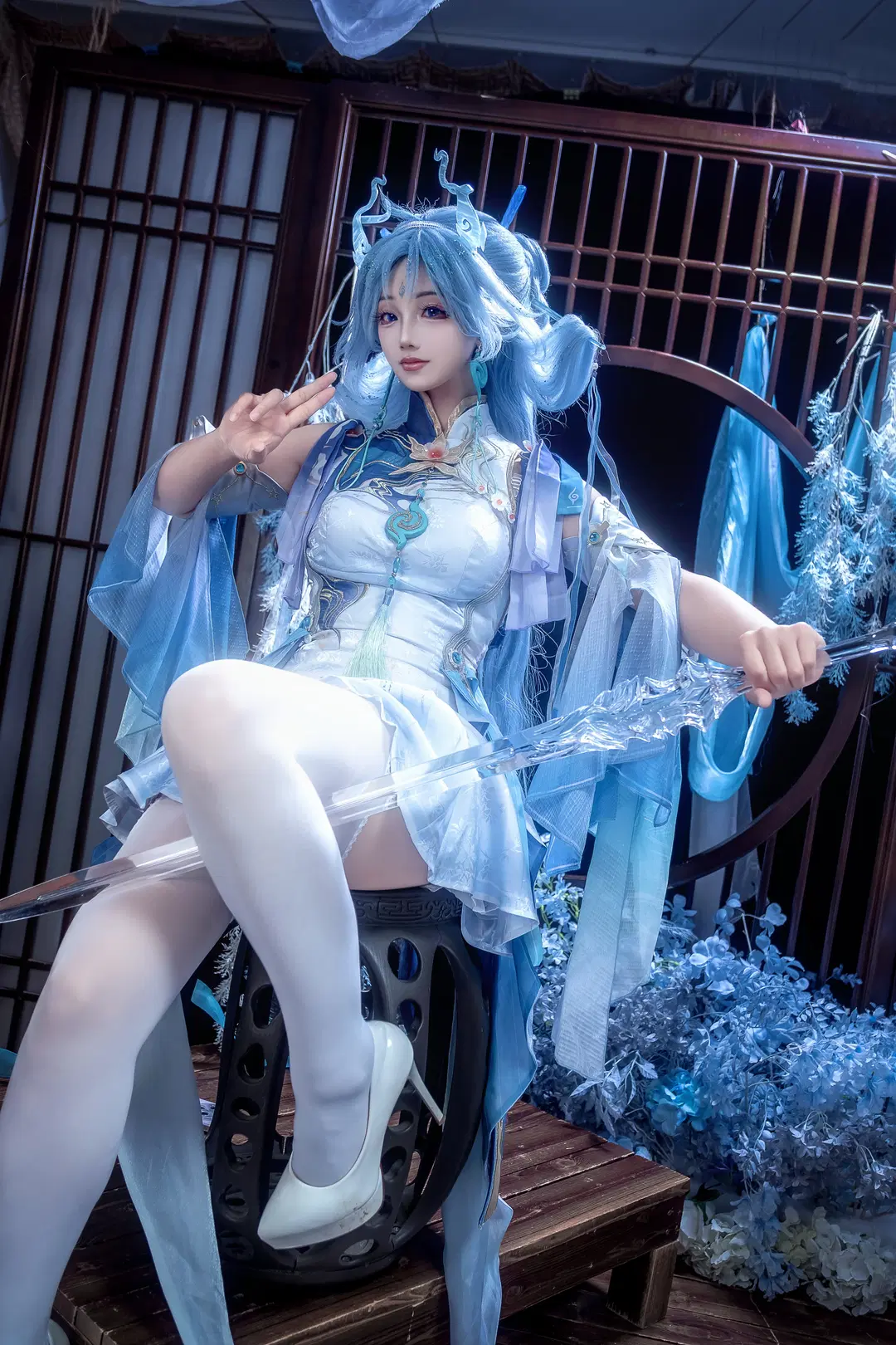 [Qingxiao cosplay] Wuthering Waves Traditional Chinese Style White Stockings Look: Distant Misty Clouds and the Chime of the Heart Sword by Schmidt_R2_Schilling - Image 6