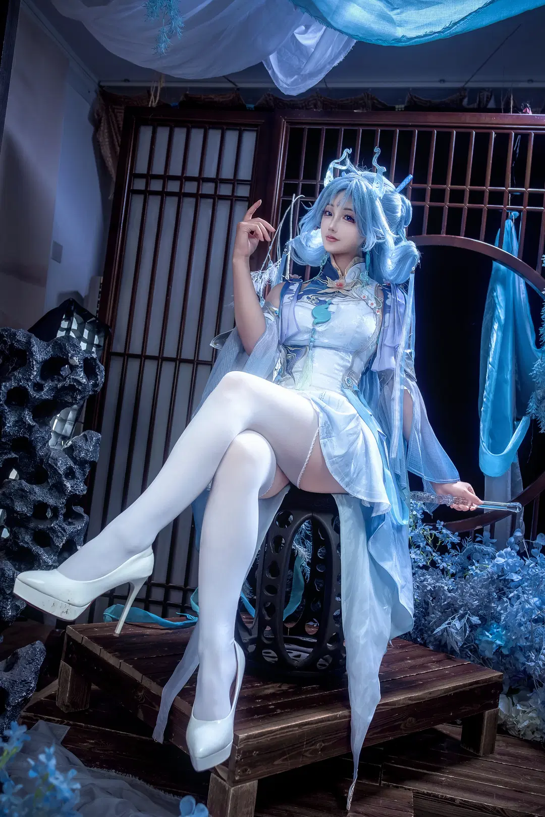 [Qingxiao cosplay] Wuthering Waves Traditional Chinese Style White Stockings Look: Distant Misty Clouds and the Chime of the Heart Sword by Schmidt_R2_Schilling - Image 7