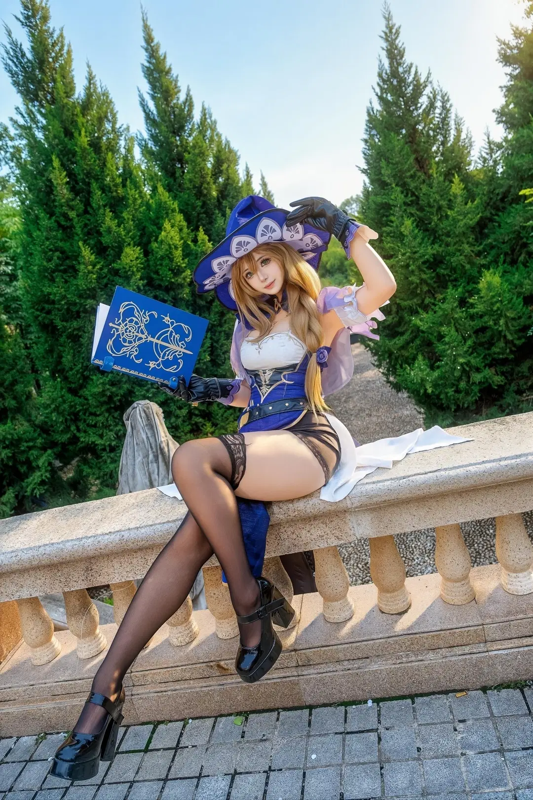 【丽莎cos】原神魔法使的外景记录，紫玫瑰与旧书的奇妙碰撞 - Schmidt_R2_Schilling - 第3张