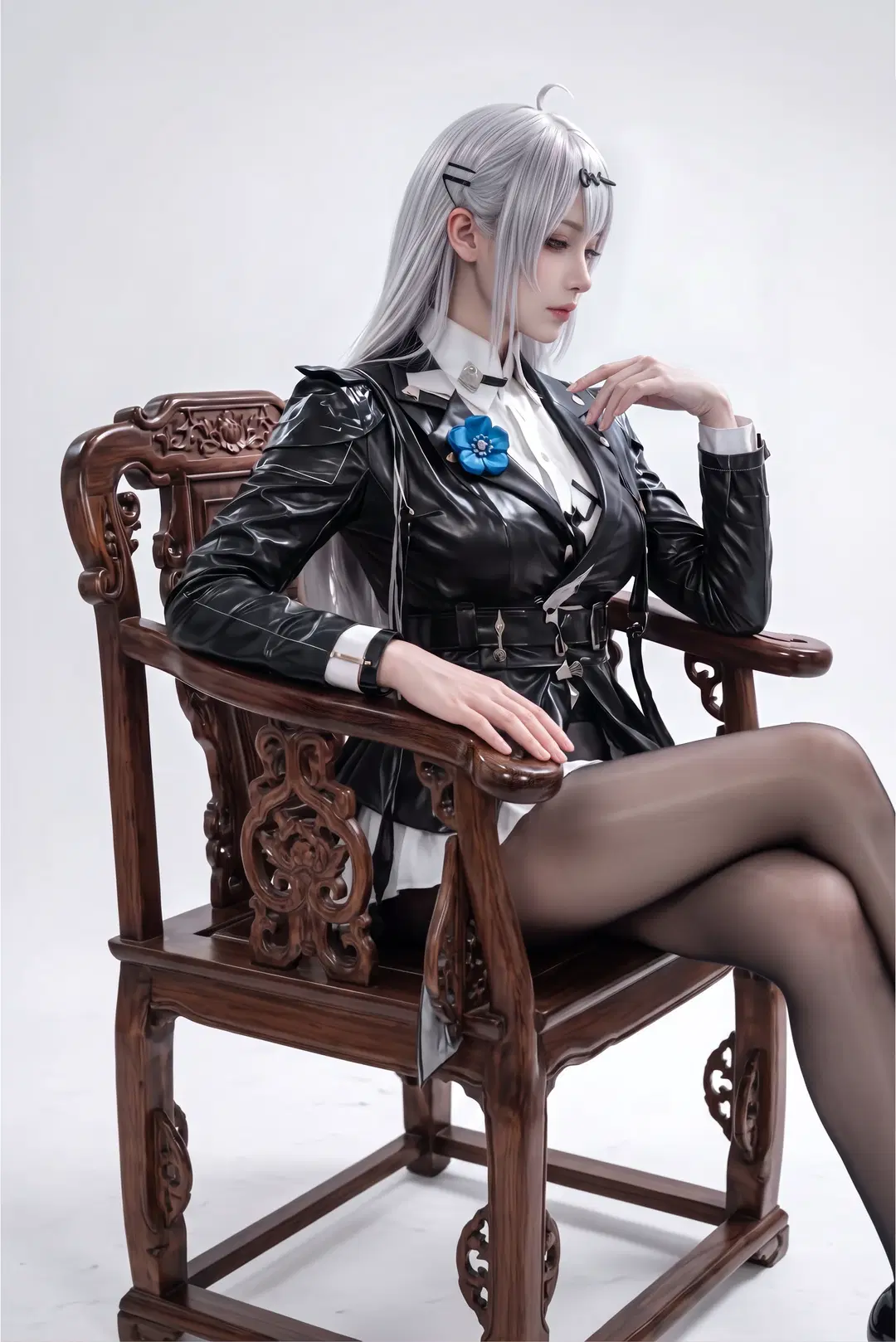 【仪玄cos】绝区零御姐风，黑皮衣与黑丝高跟的搭配 - 西米露📷（随缘找模特） - 第3张
