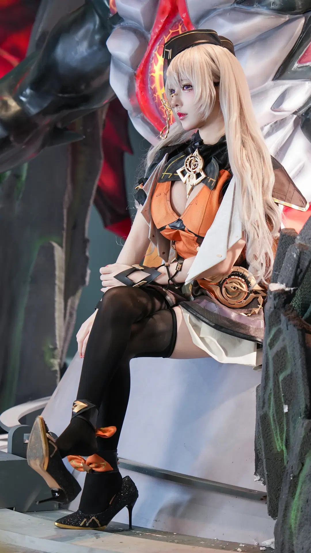BW2026 Convention Photos: Cat Ear Techwear Styling Against a Holographic Backdrop by 白夜leon - Image 7