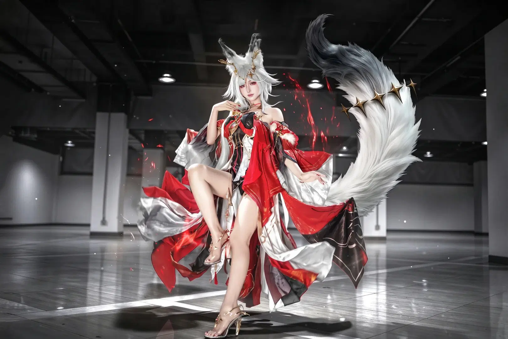 [Hsin cosplay] Wuthering Waves Hsin: Splendid Visuals Intertwining Red, White, and Black by 是🍑🍑猫呀 - Image 2