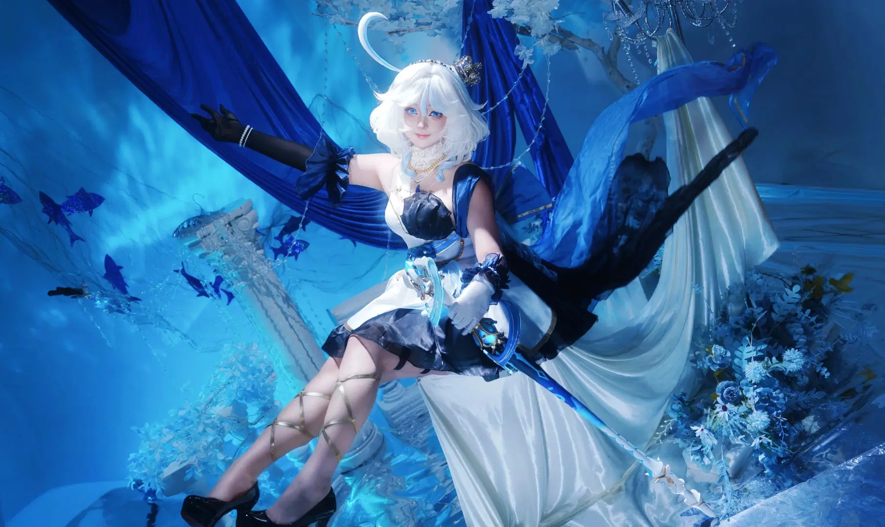 【芙宁娜cos】原神水下梦幻棚拍，蓝白交织的华丽光影