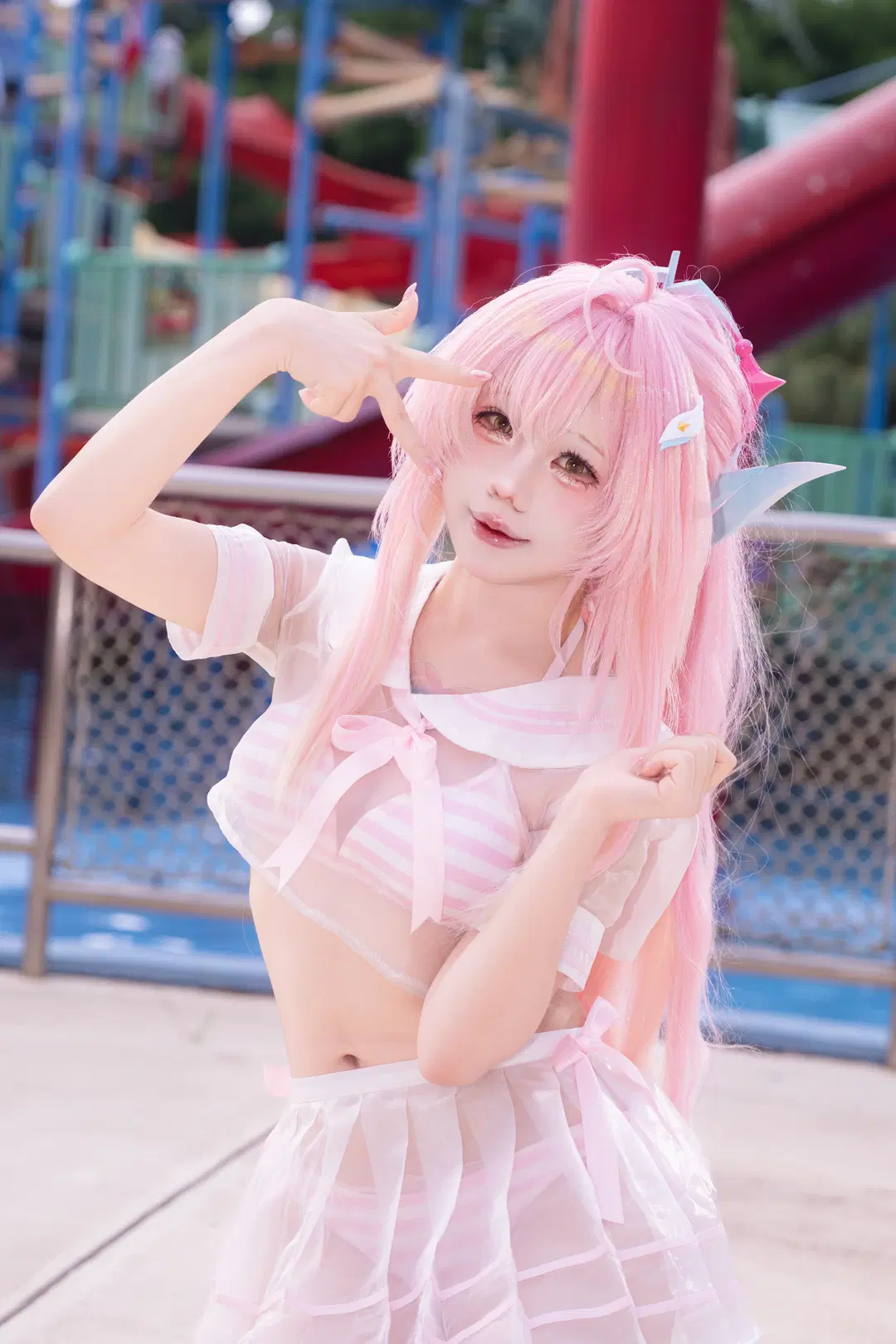 [Aemeath Cosplay] Wuthering Waves Aemeath at Chimelong Water Park: Pink sailor suit and over-the-knee White stockings by 桌了个子（摄影版） - Image 2