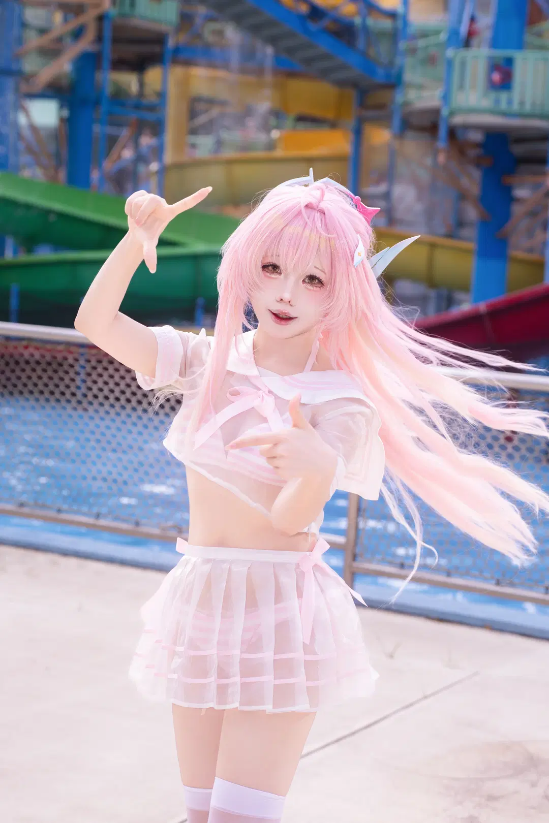[Aemeath Cosplay] Wuthering Waves Aemeath at Chimelong Water Park: Pink sailor suit and over-the-knee White stockings by 桌了个子（摄影版） - Image 3