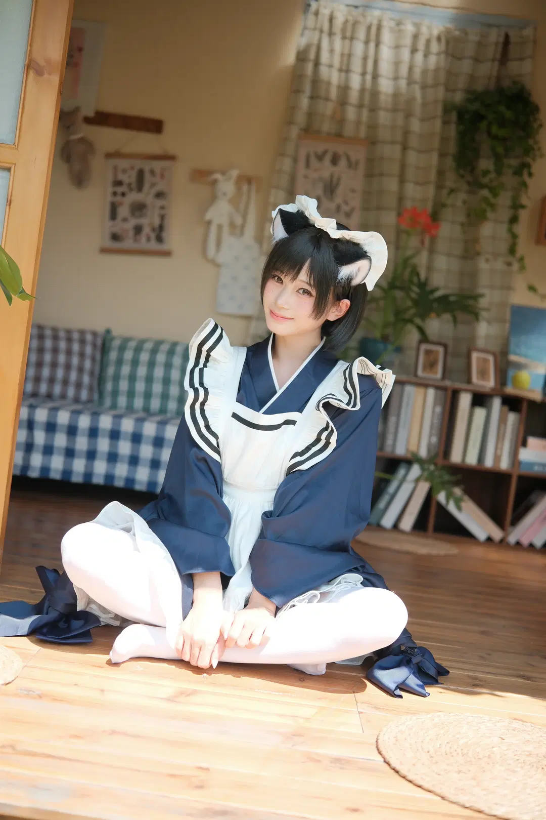 Japanese-Style Cat-Ear Maid Look: This Coordinate in a Wooden House is Utterly Photogenic by 江城~ - Image 2