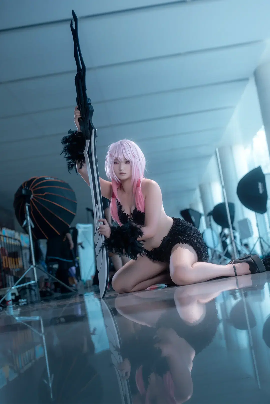 Convention photos, Yuzuriha Inori cosplay, Guilty Crown, Qingdao Anime Expo, black feather