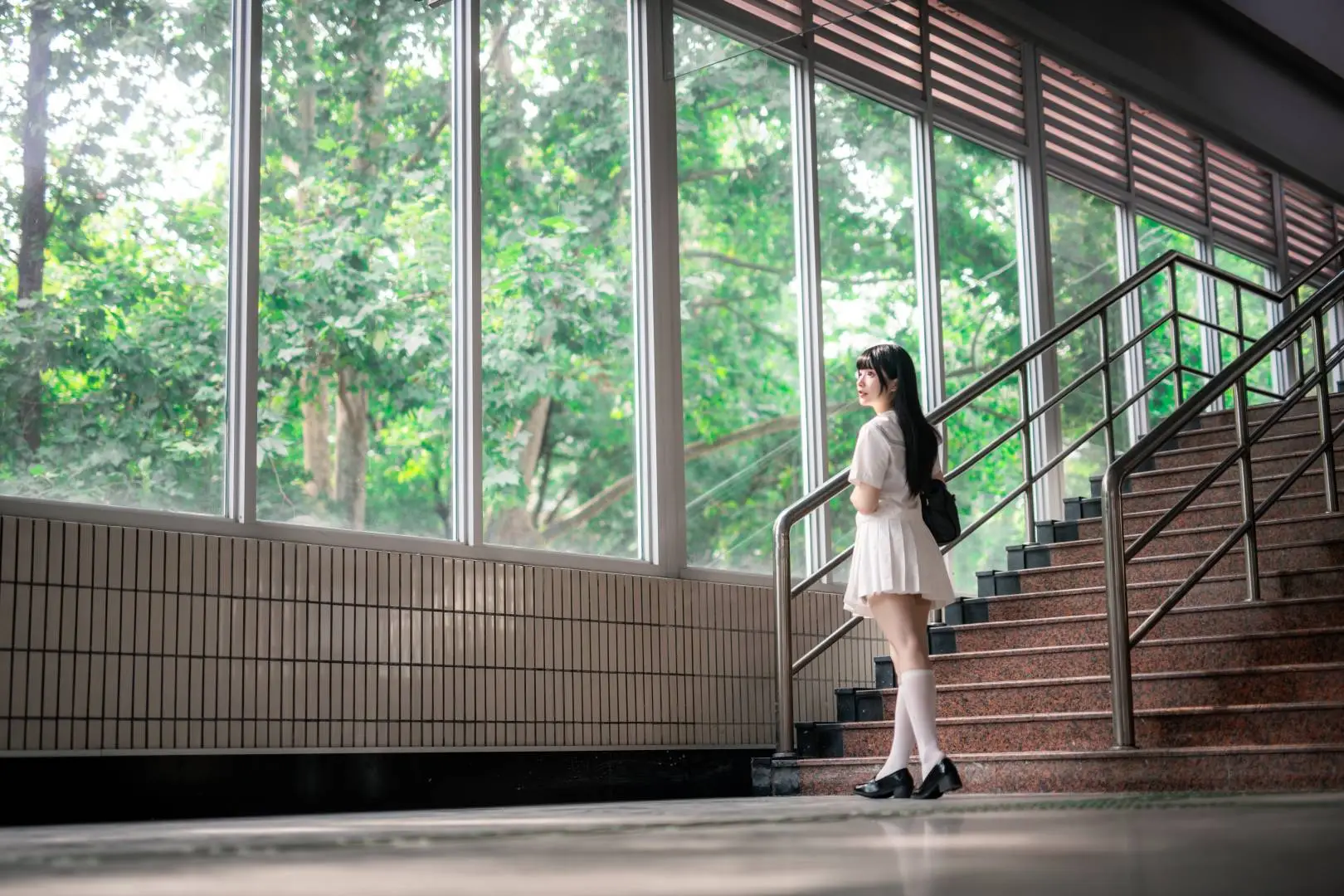 日系JK制服地铁站写真，感受日常校园氛围 - mile7758 - 第2张