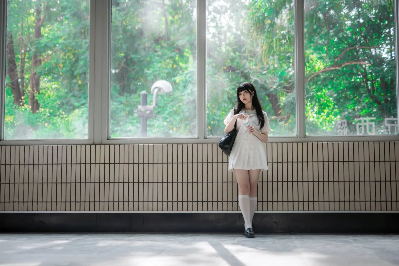 日系JK制服地铁站写真，感受日常校园氛围 - mile7758 - 第3张