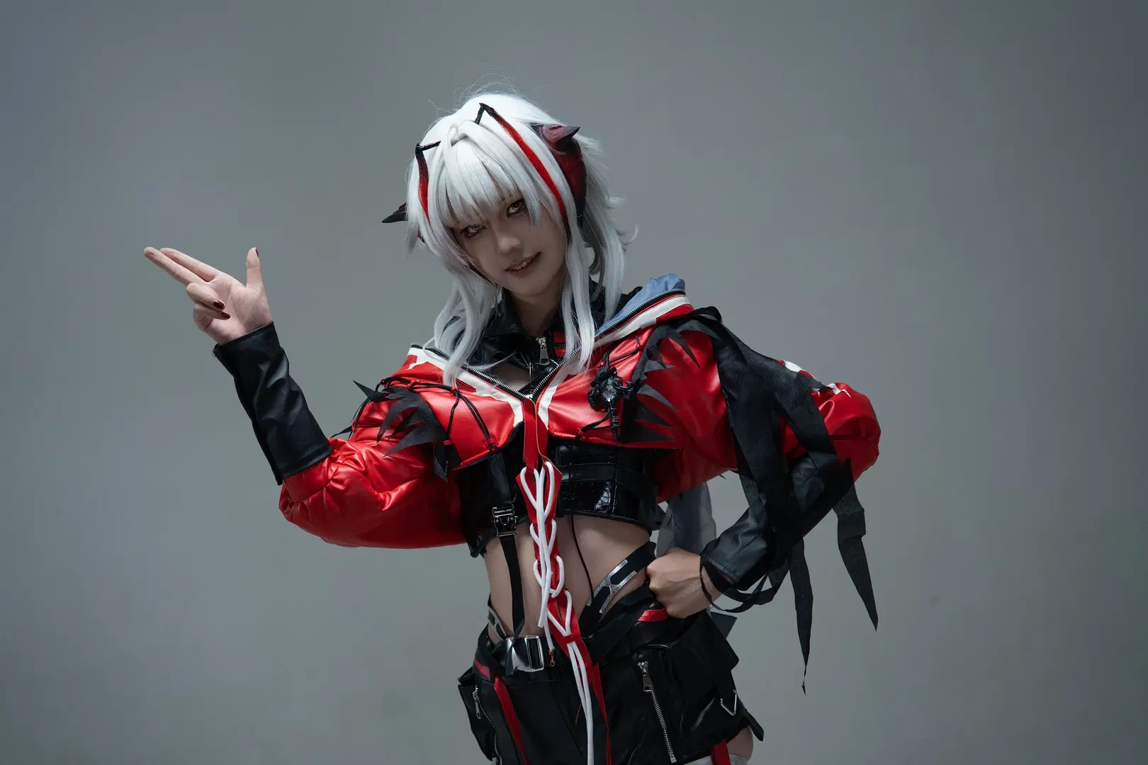 [Wishadel cosplay] Arknights red-and-black techwear white studio shoot record by 硫酸铅沉淀（想拍正片版 - Image 10