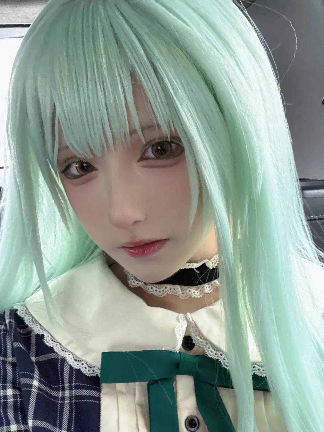 若葉睦コスプレ, BanG Dream! It's MyGO!!!!!, ミントグリーンのウィッグ, 二次元自撮り, レースチョーカー