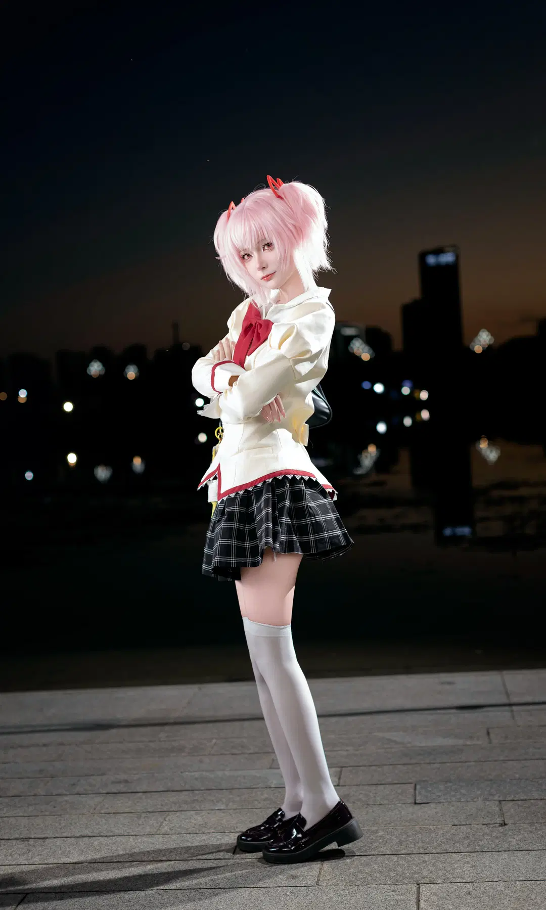 【鹿目圆cos】魔法少女小圆校服场照，夜景下的白丝与百褶裙 - 欧卡司机罗师傅 - 第3张