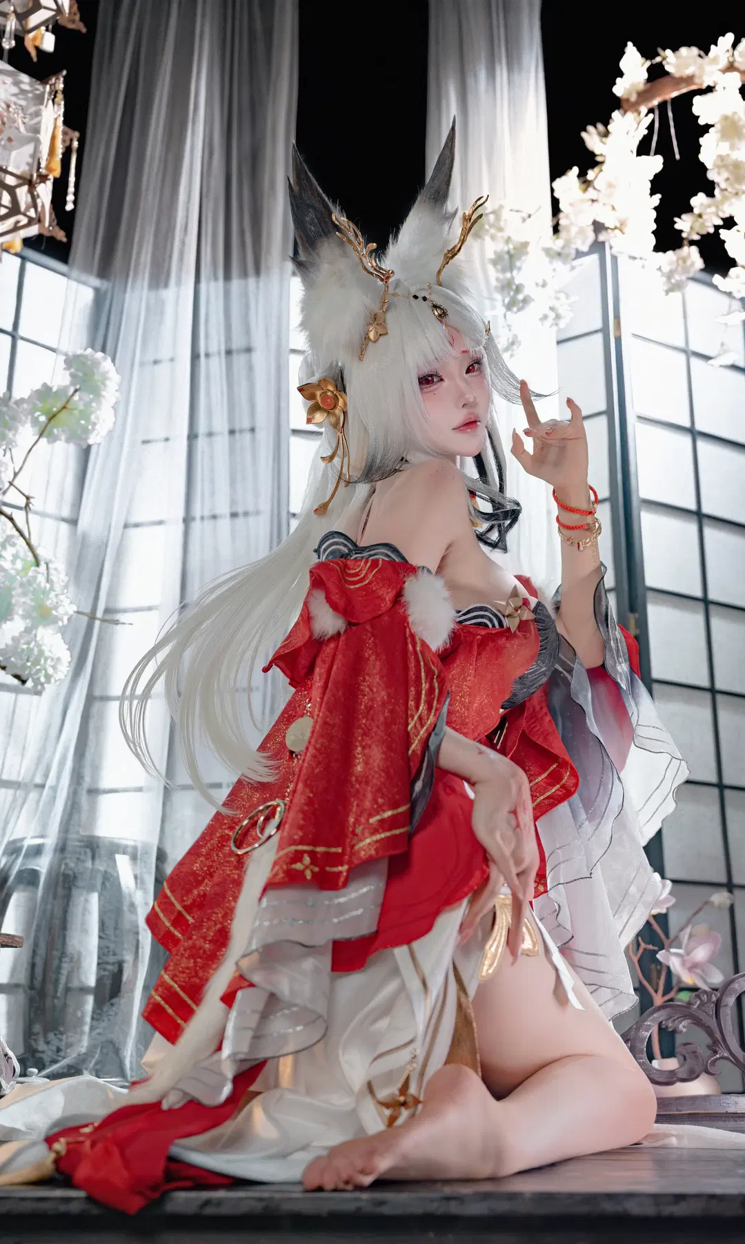 心月狐cos 鸣潮 红白交织的妖异美学 - 鹿渴泉toska - 第3张