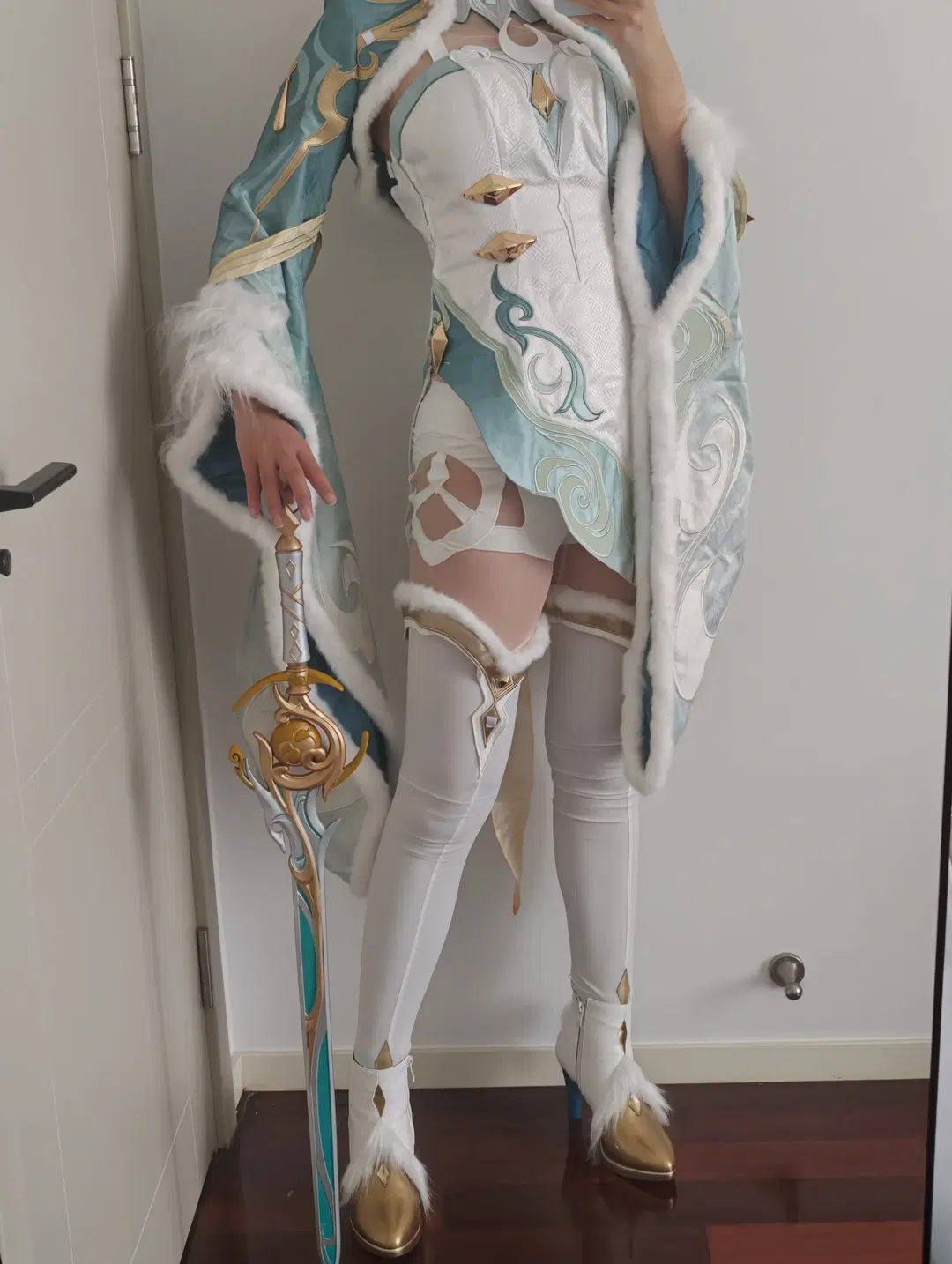 Cyan-and-White Fantasy Style Fitting, the Fit of This Gear is Absolutely Incredible by Hitomi子 - Image 2