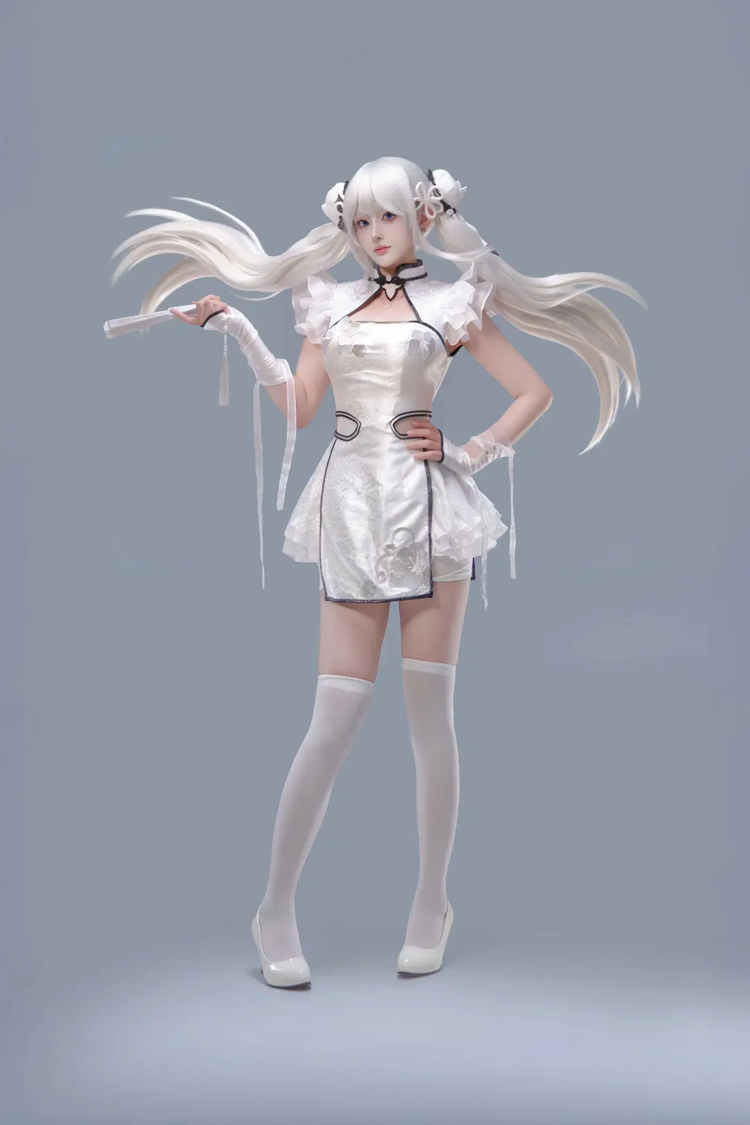 【殷紫萍cos】永劫無間裡的白絲旗袍摺扇少女 - 海海📸 - 第3張