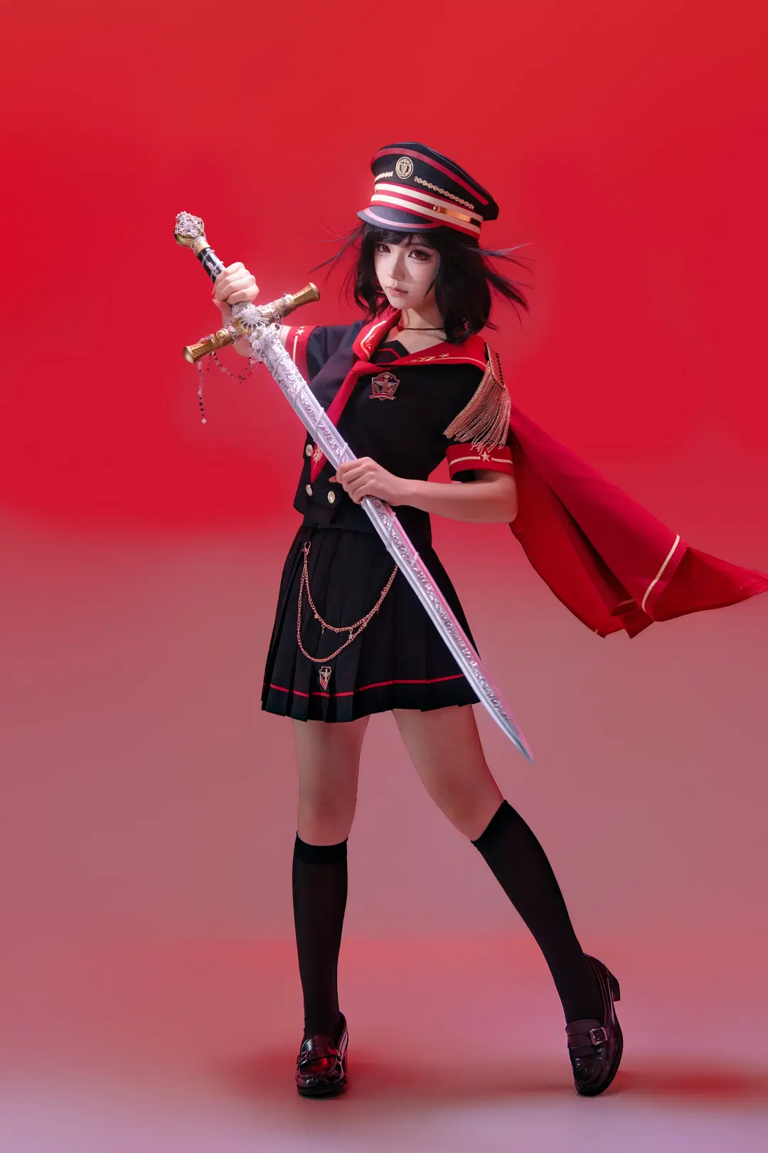 黒赤軍服風制服と大剣のスタジオ撮影、凛々しく美しい少女暴君の9枚組 - 海海📸 - 11枚目