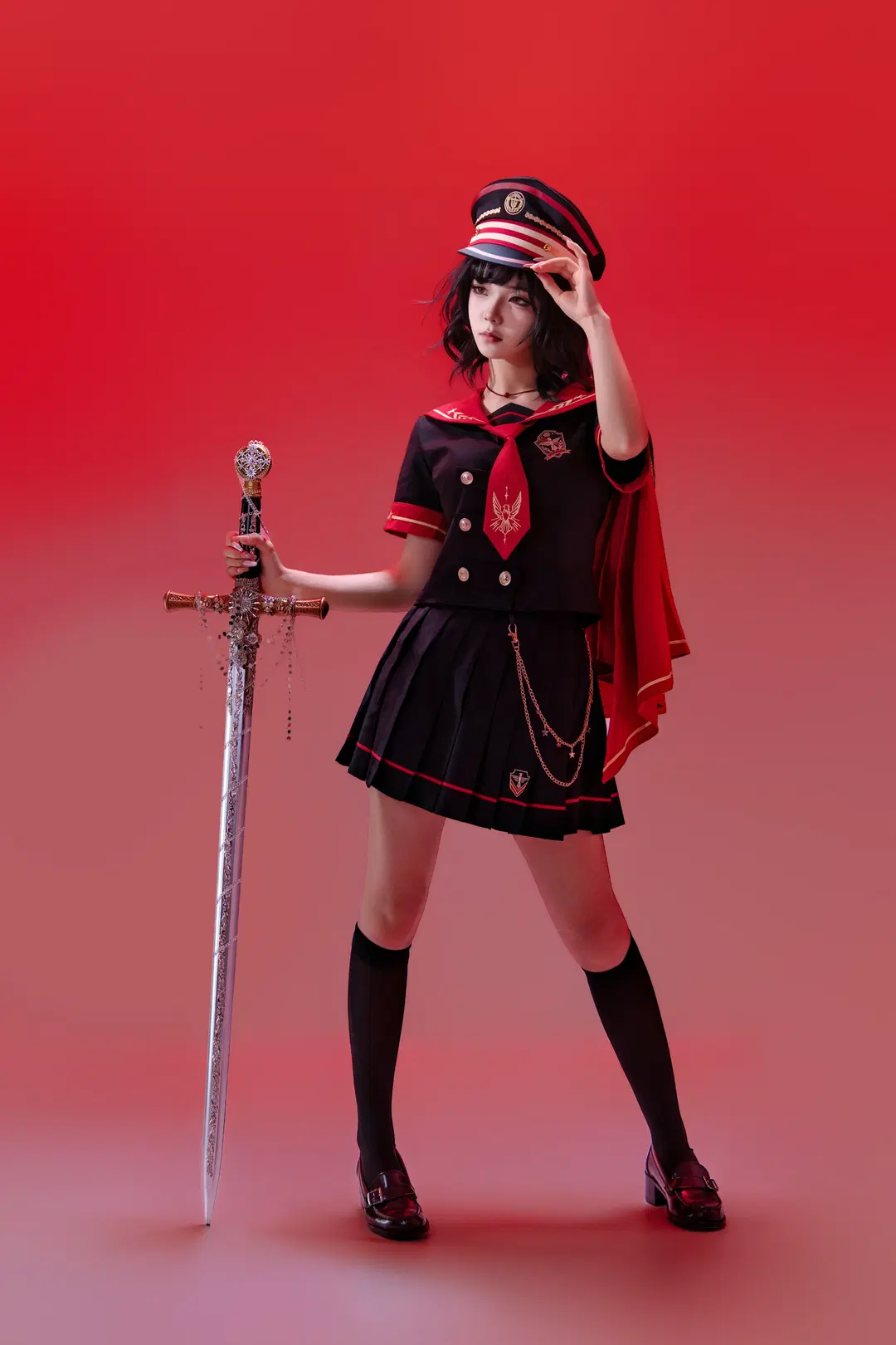 黒赤軍服風制服と大剣のスタジオ撮影、凛々しく美しい少女暴君の9枚組 - 海海📸 - 6枚目