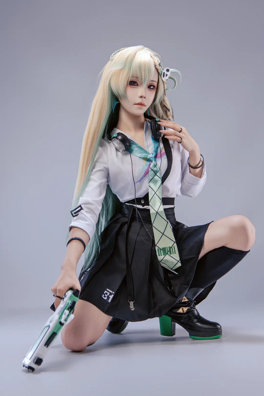 [Lynae cosplay] Wuthering Waves: Sci-Fi Campus Over-the-knee socks outfit and 9-Grid Cosplay photo poses Share by 海海📸 - Image 3