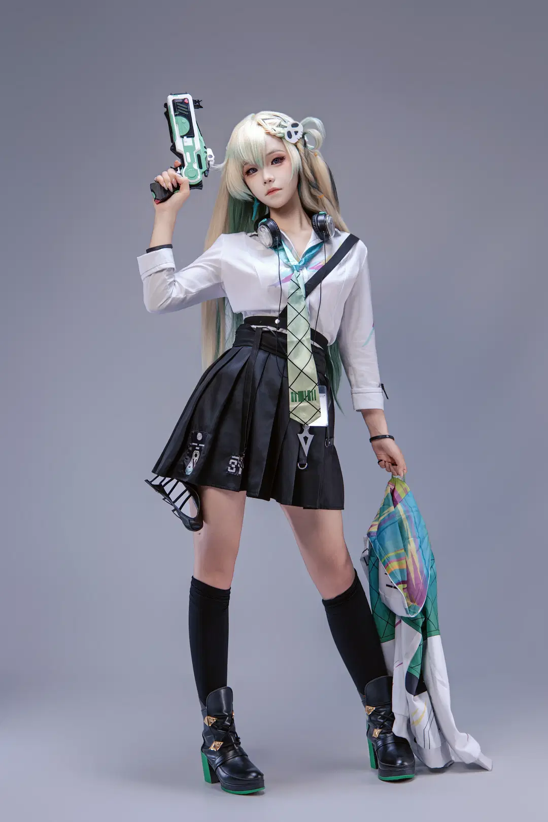 Wuthering Waves, Anime-style photography, Lynae cosplay, Over-the-knee socks outfit, Cosplay photo poses