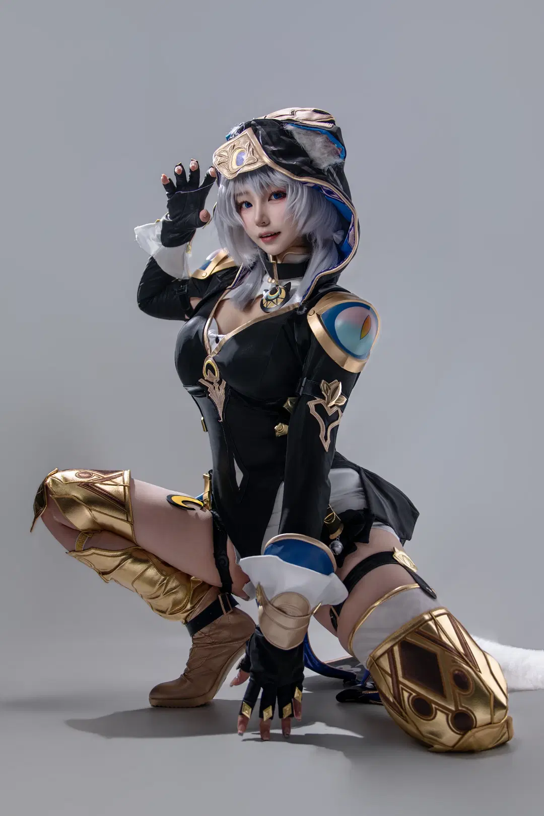 [Cifera Cosplay] The Clash of Metal and Plush Under White Studio Lighting by 海海📸 - Image 6