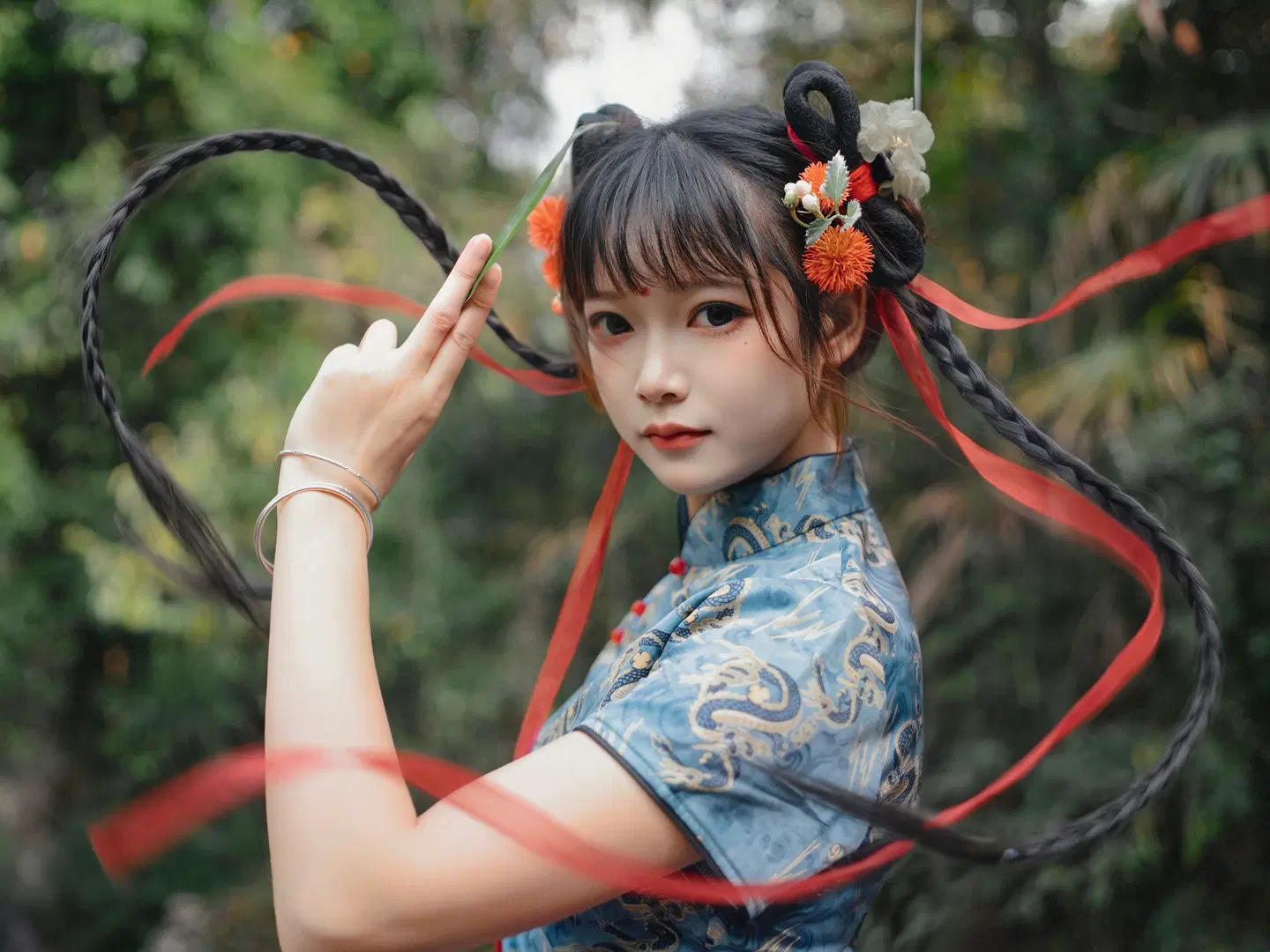 藍色龍紋旗袍搭配長劍，這組中華娘國風寫真武俠感拉滿 - 海海📸 - 第3張