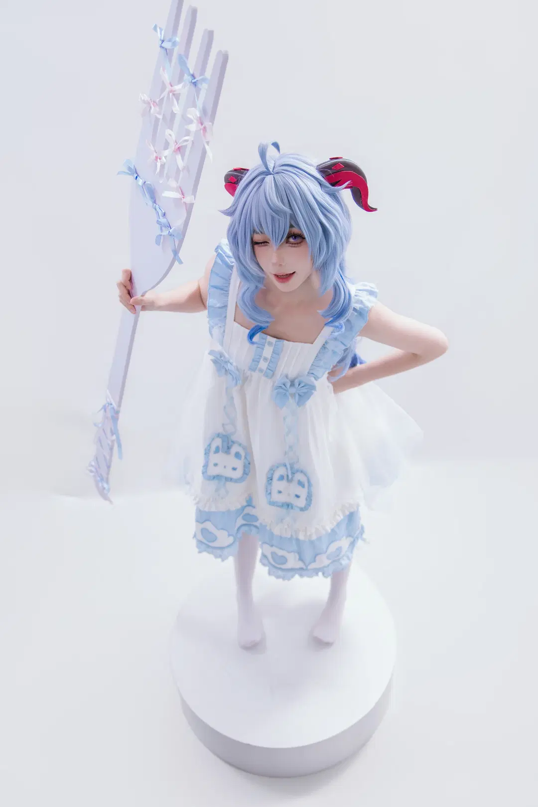 【甘雨cos】蓝白裙装与超大叉子的奇妙碰撞 - 海海📸 - 第3张