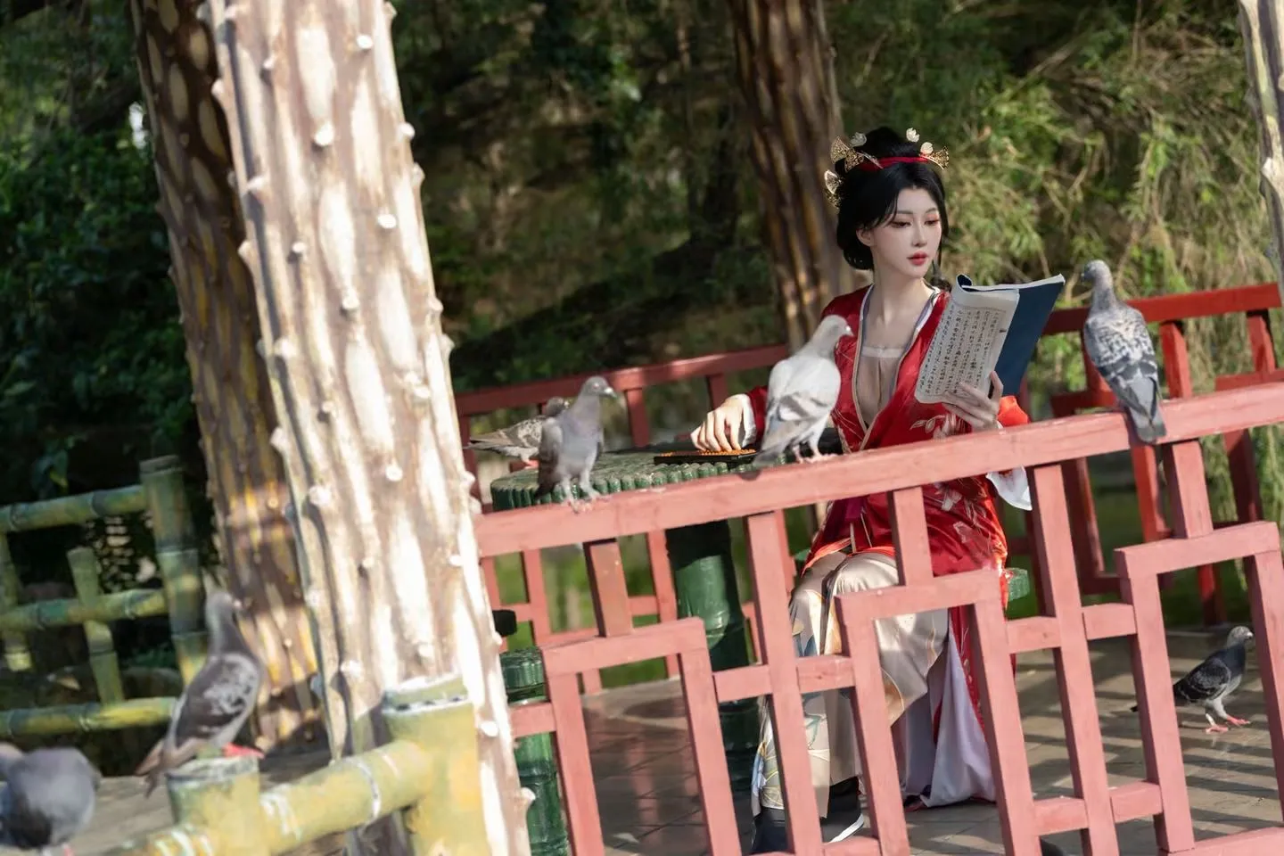 [Han Xiang Xun cosplay] Aunt Han in Where Winds Meet: Reading Leisure Books in the Garden by Genko玄子 - Image 6