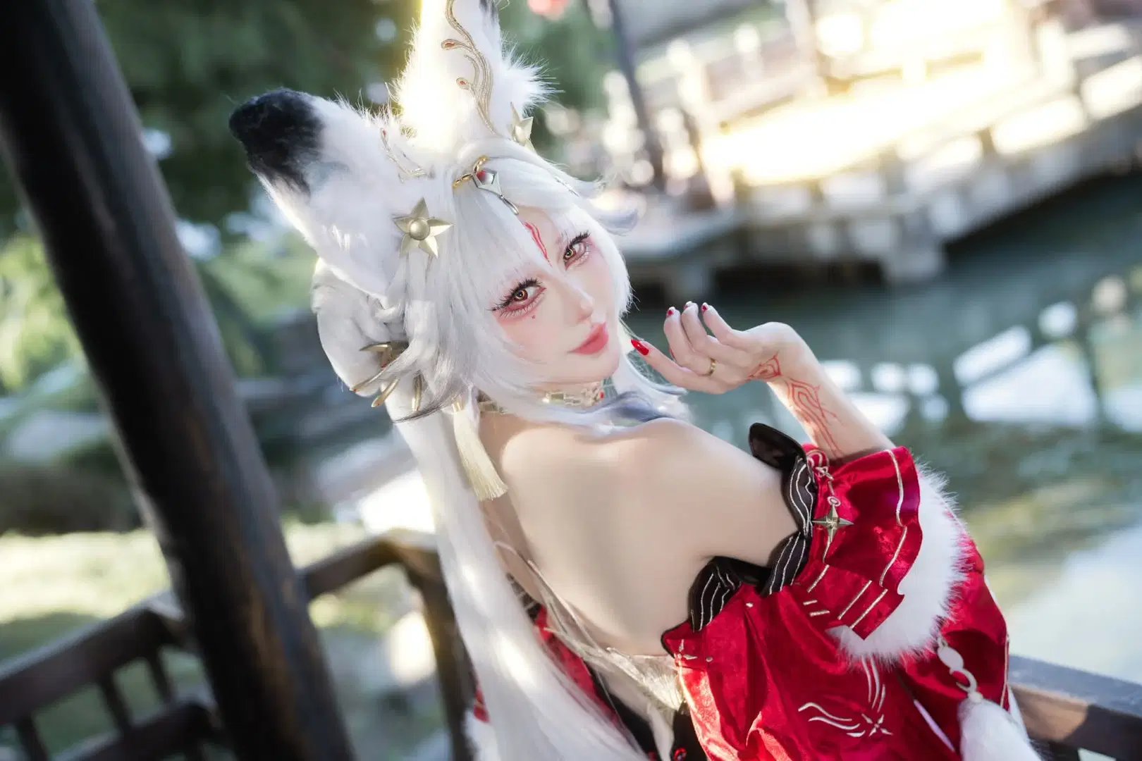 【心月狐cos】鸣潮岁主心月狐，红黑搭配与毛绒尾巴的视觉冲击 - Genko玄子 - 第2张
