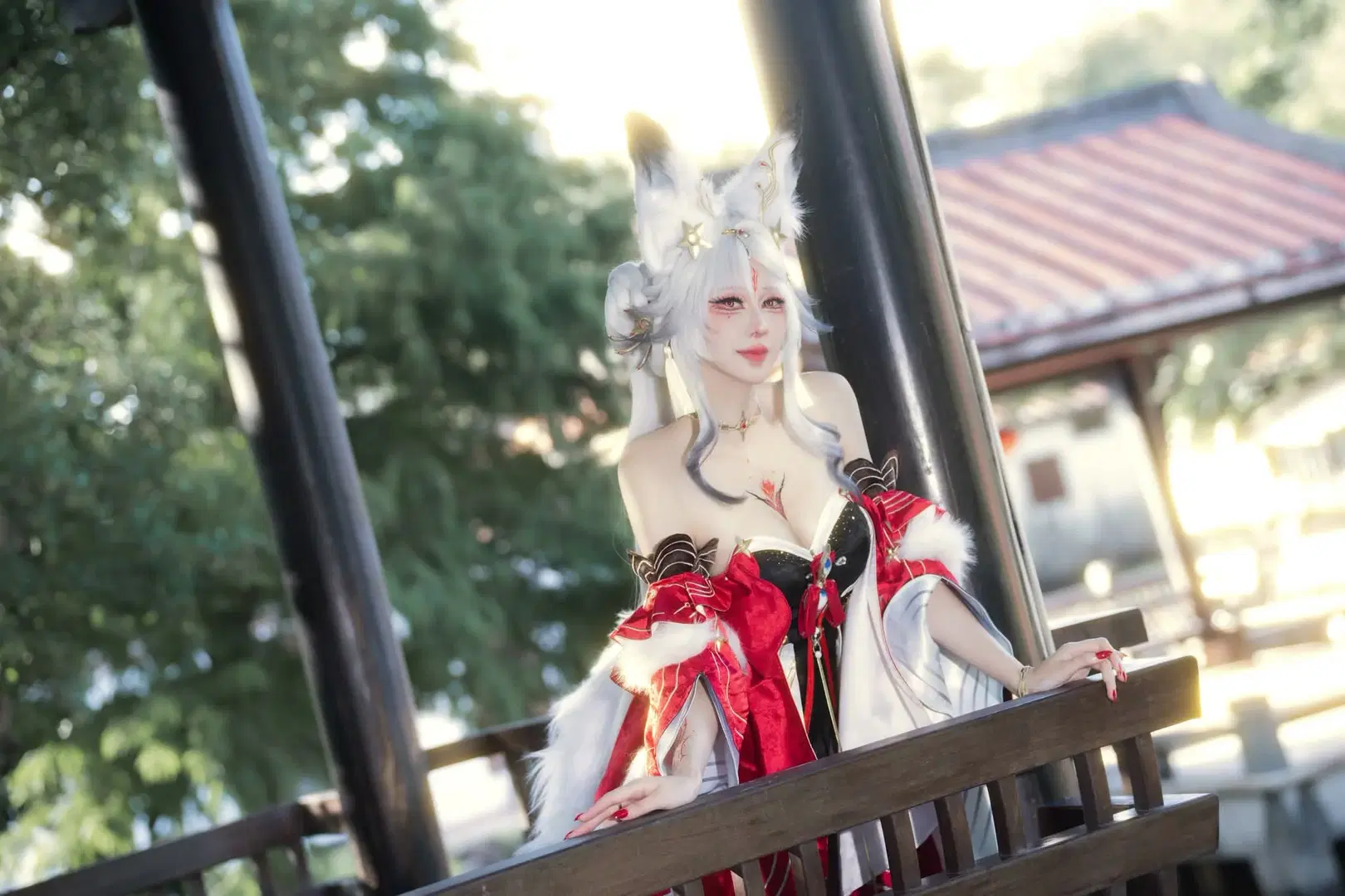 【心月狐cos】鸣潮岁主心月狐，红黑搭配与毛绒尾巴的视觉冲击 - Genko玄子 - 第3张