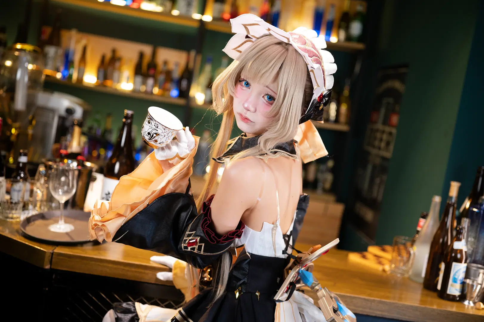 [Sandrone Cosplay] Genshin Impact: The Marionette's Tipsy Moments at the Bar by 洛会像欧皇一样幸运 - Image 2