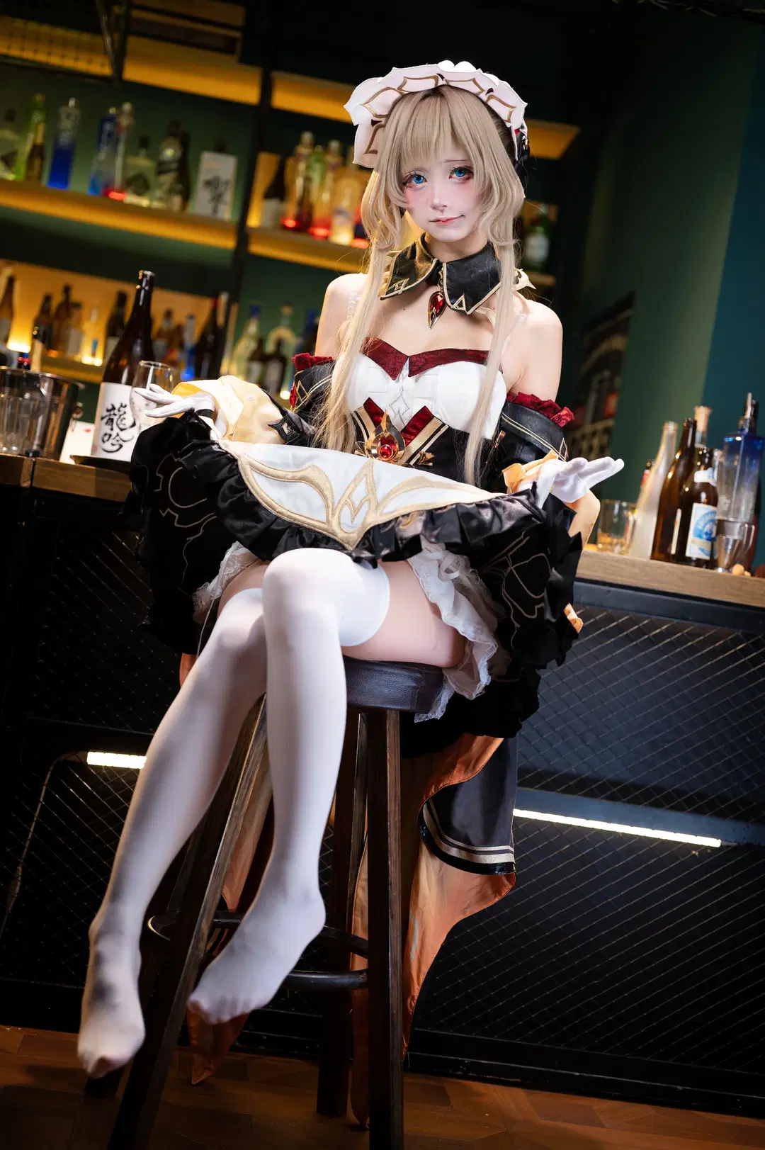 [Sandrone Cosplay] Genshin Impact: The Marionette's Tipsy Moments at the Bar by 洛会像欧皇一样幸运 - Image 3
