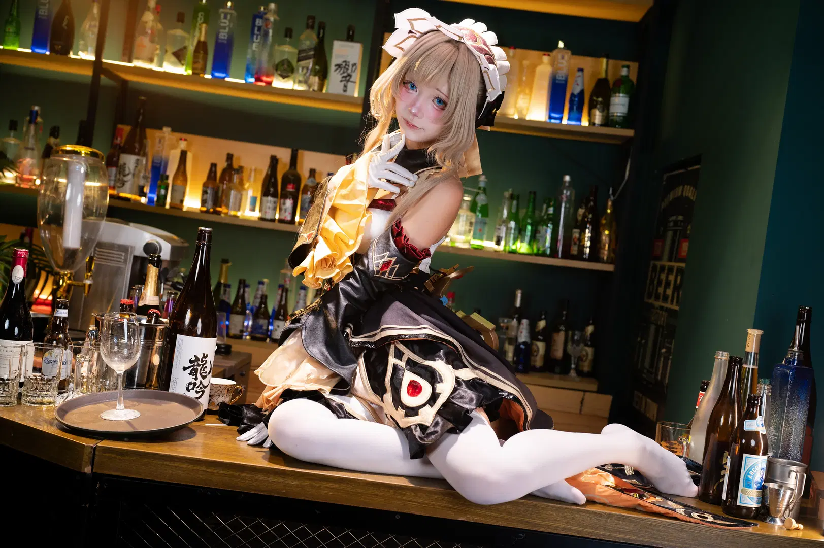 Sandrone Cosplay, Genshin Impact, Anime-style photography, White stockings, Bar portraits