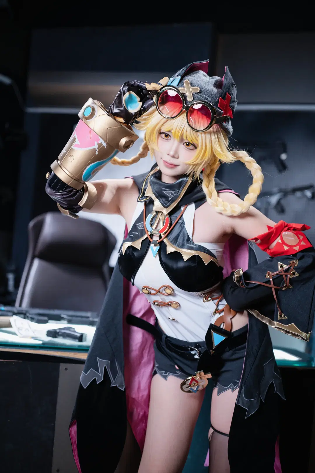 [Jahoda cosplay] The Bounty Hunter of Curatorium of Secrets Wandering Through Nod-Krai by 洛会像欧皇一样幸运 - Image 3
