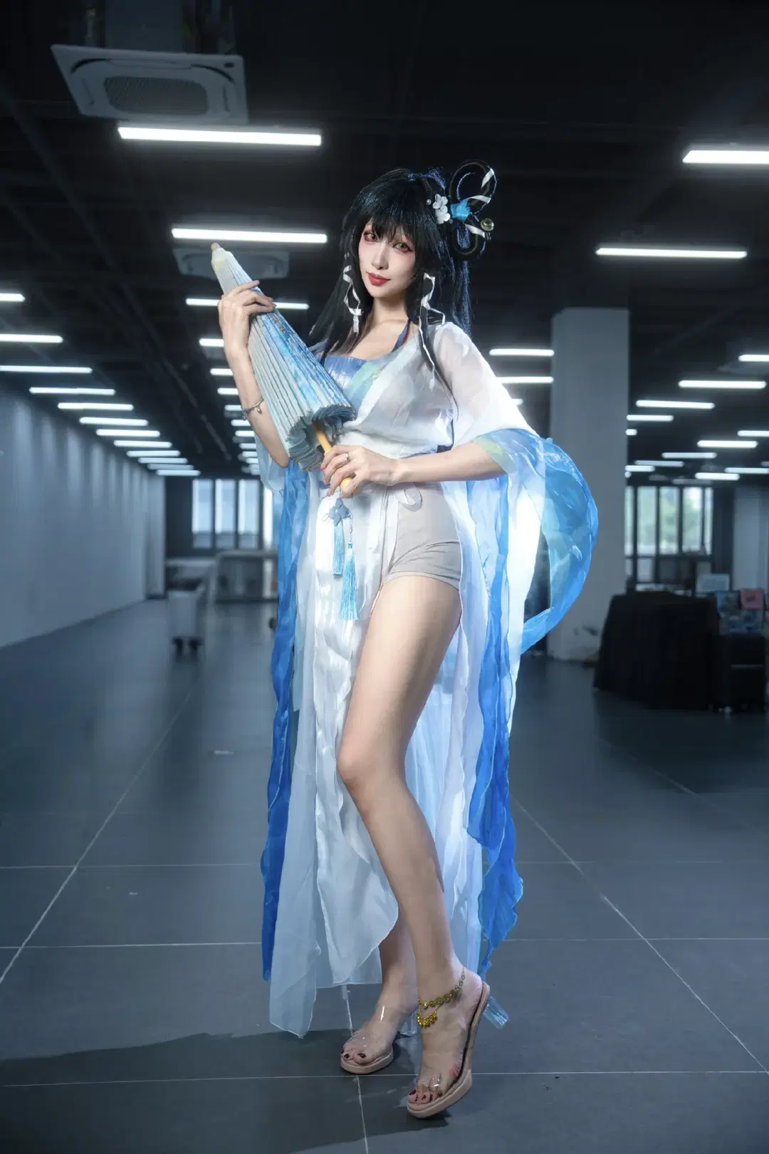 黛烟cos：少前2追放的蓝白光影 - Doodle荼鸦（二次元版） - 第5张