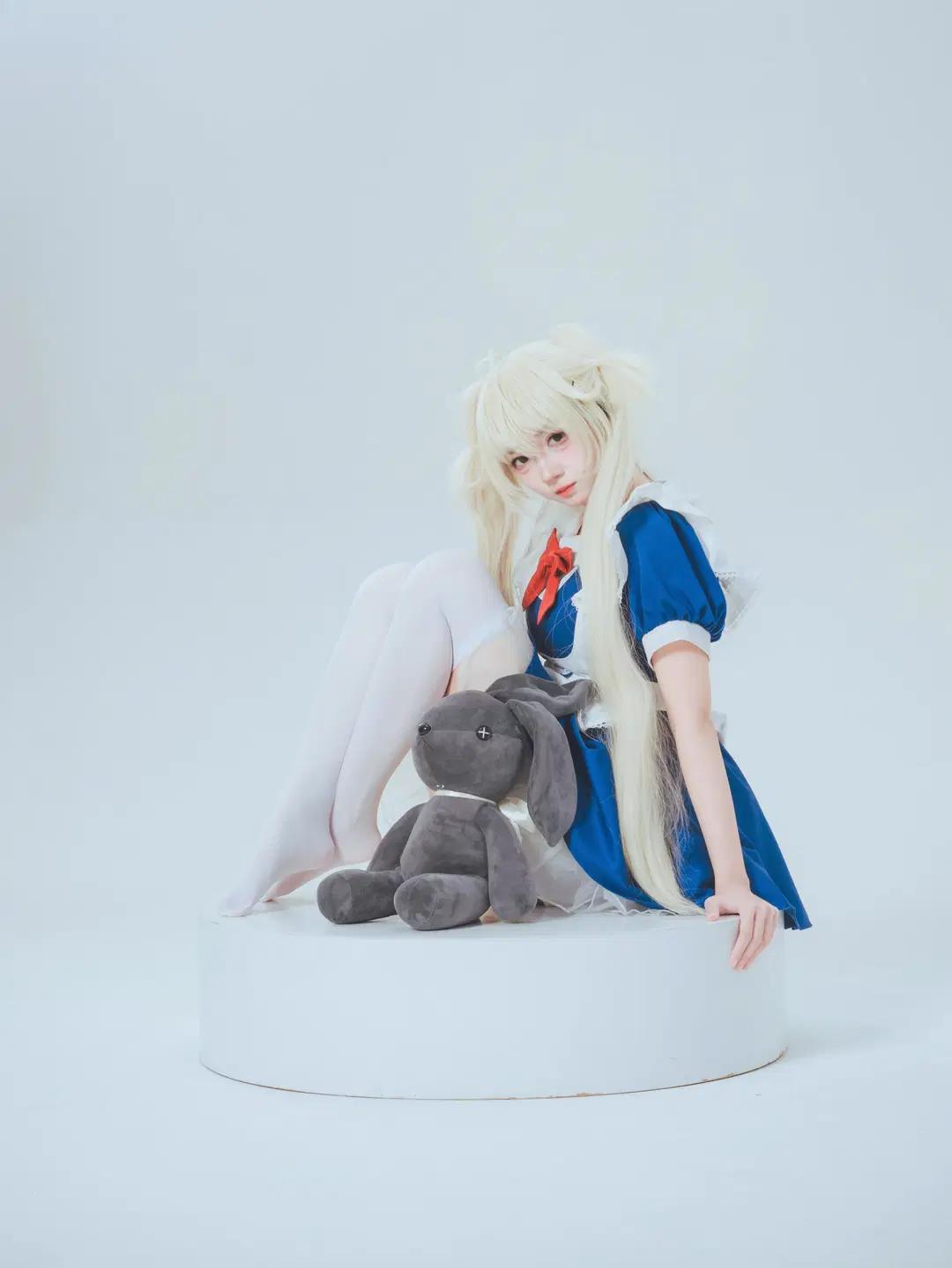 【春日野穹 コスプレ】ホリゾントに佇む白ストッキングのメイド：静謐なドール感を捉えて - Mr_DDSS - 7枚目