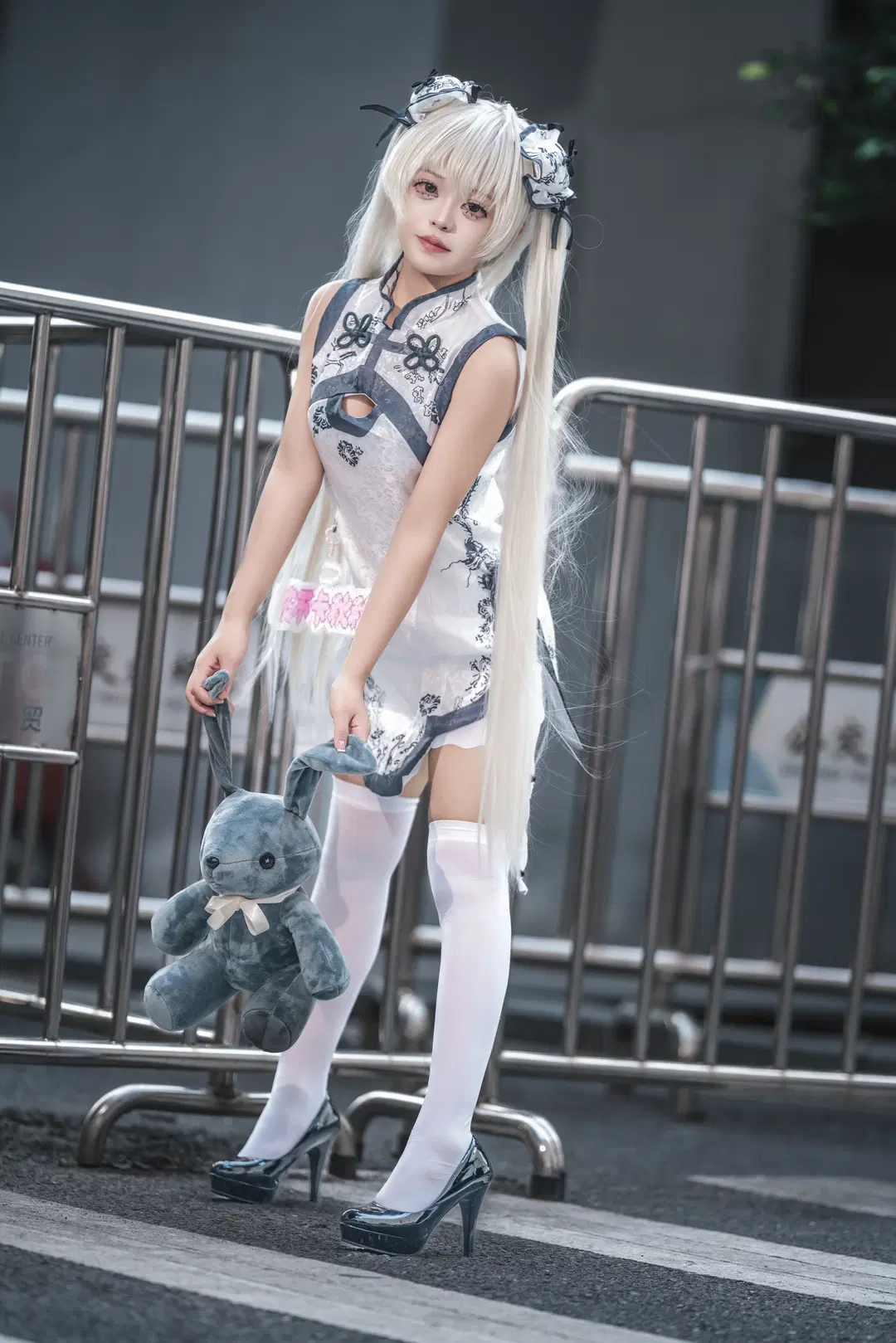 【穹妹cos】白毛雙馬尾與改良旗袍的奇妙碰撞 - Shiro - 第4張