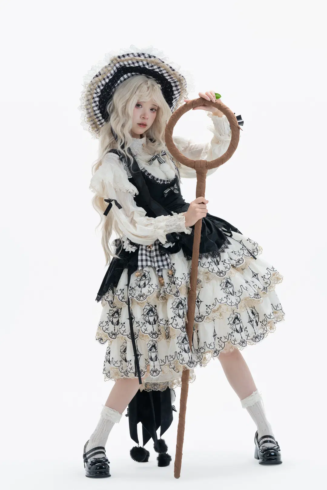 Black-and-White Plaid Witch Lolita: White Studio Pet and Owner Photoshoot Record by 一只黑猫 - Image 4